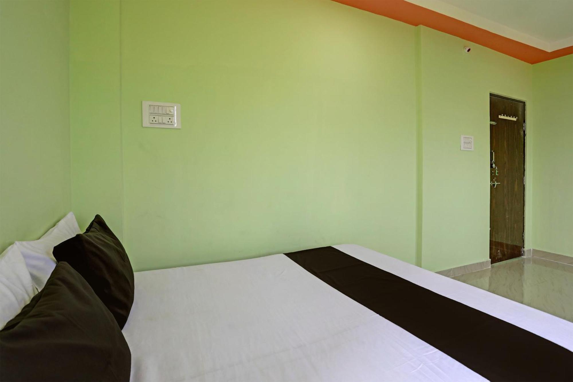 Spot On Hotel Leo Star Chandrapur Экстерьер фото