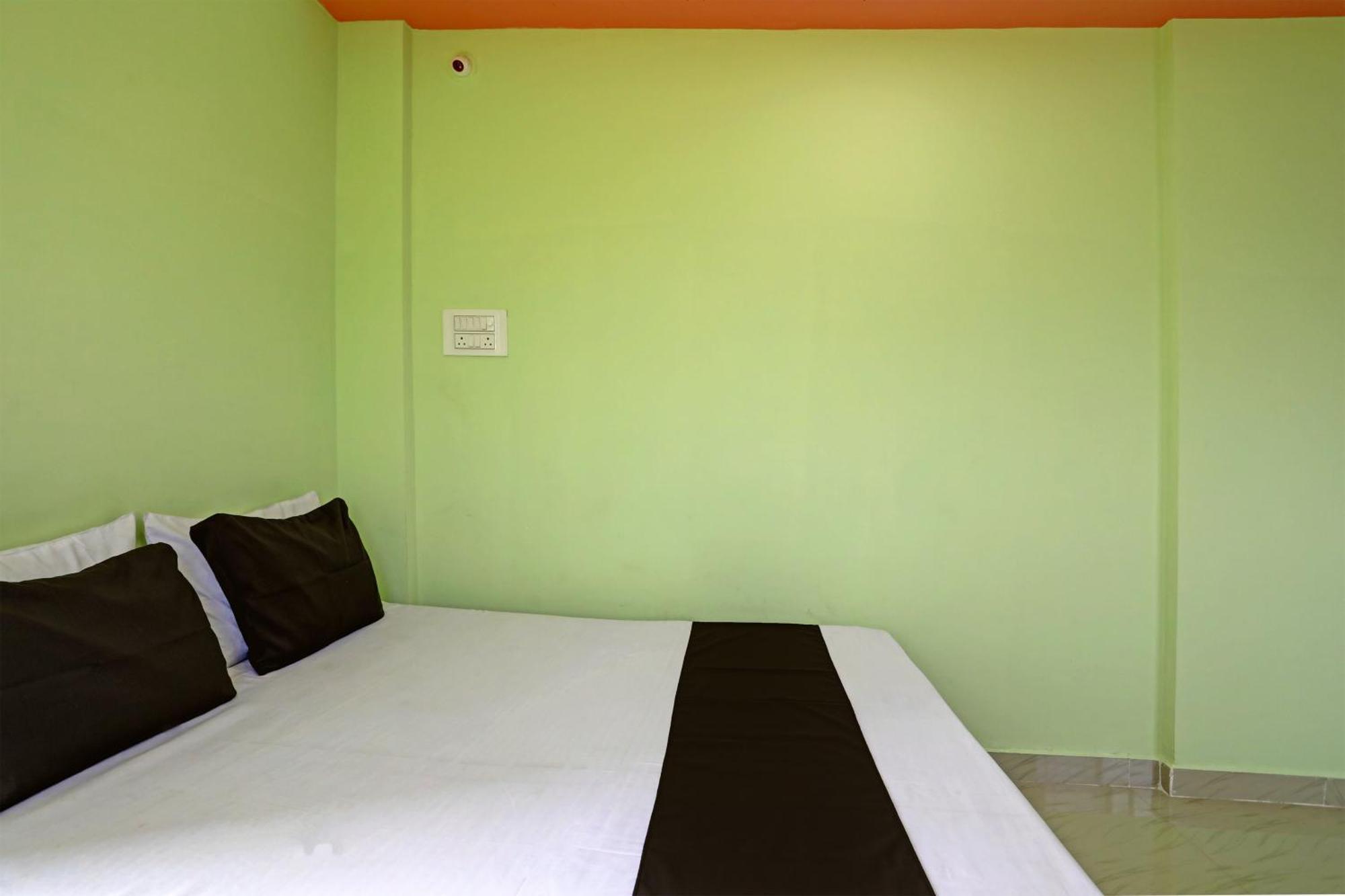 Spot On Hotel Leo Star Chandrapur Экстерьер фото
