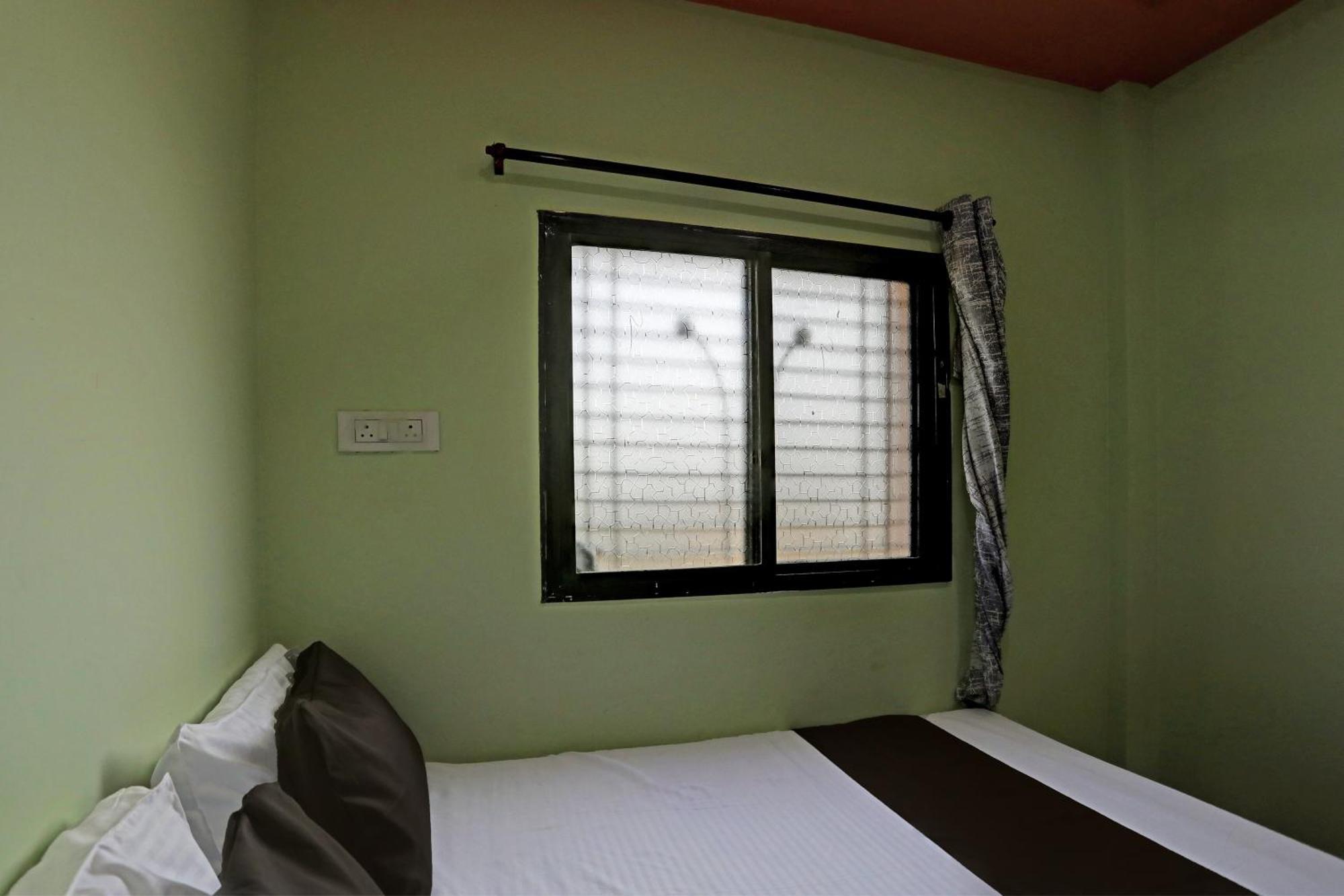 Spot On Hotel Leo Star Chandrapur Экстерьер фото